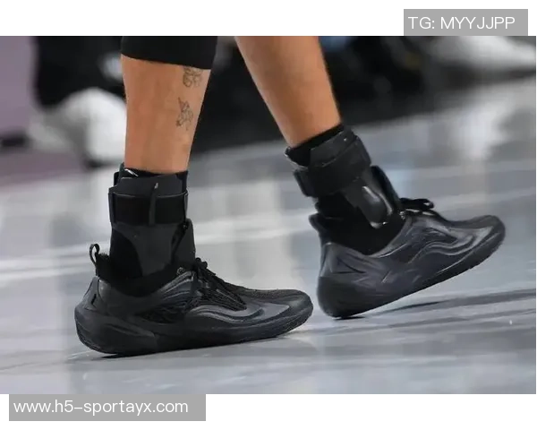 库里首次在比赛中穿李宁鞋标志着他与UA的正式告别 库里首次在比赛中穿李宁鞋标志着他与UA的正式告别